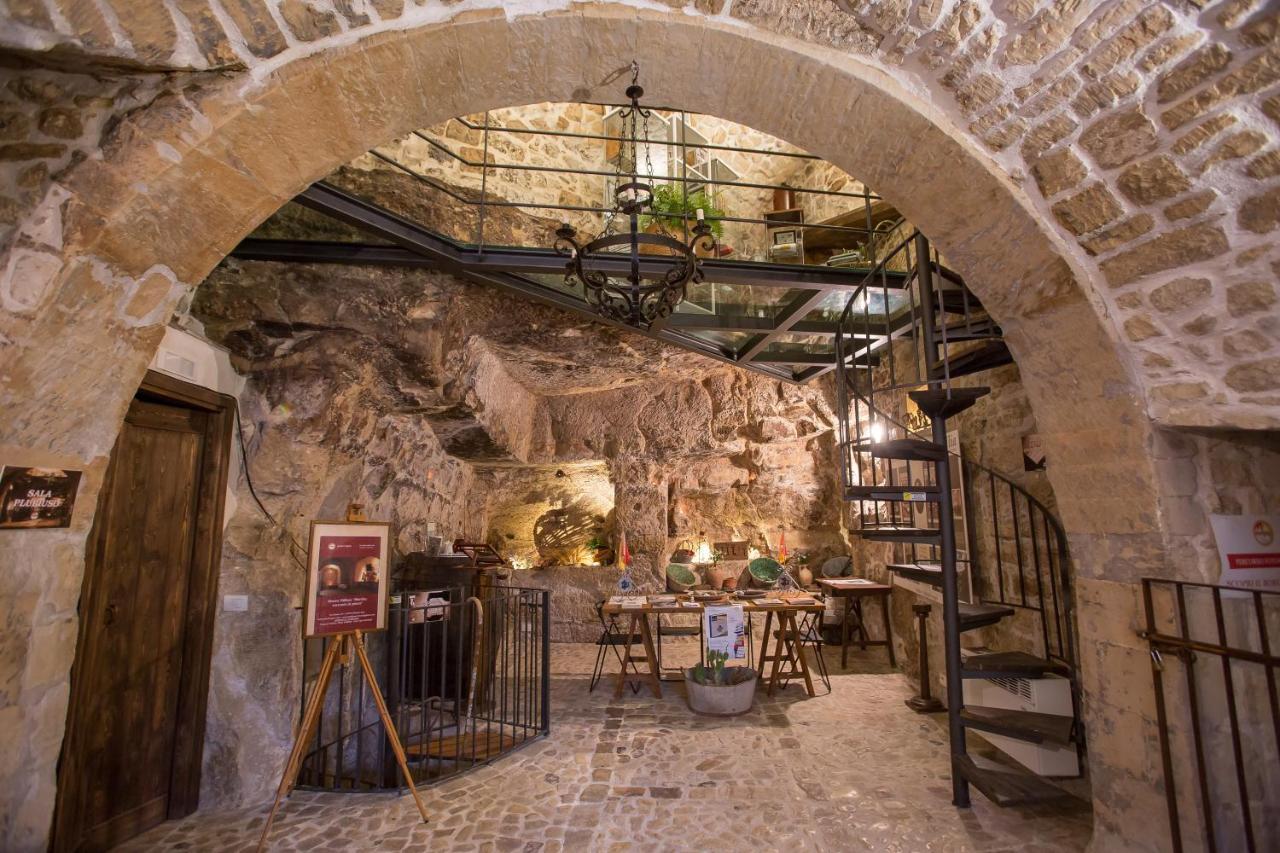 Case-Grotte Degli Avi, Esperienza Abitativa In Grotta モーディカ エクステリア 写真