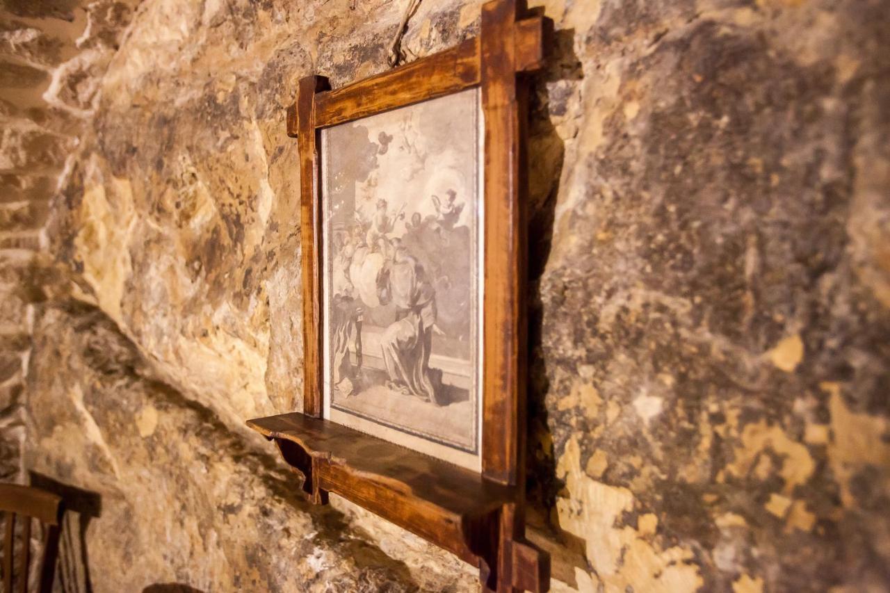 Case-Grotte Degli Avi, Esperienza Abitativa In Grotta モーディカ エクステリア 写真
