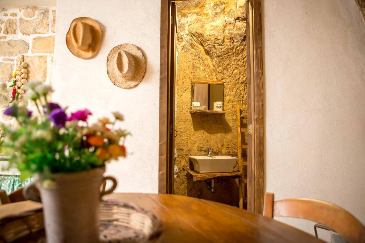 Case-Grotte Degli Avi, Esperienza Abitativa In Grotta モーディカ エクステリア 写真